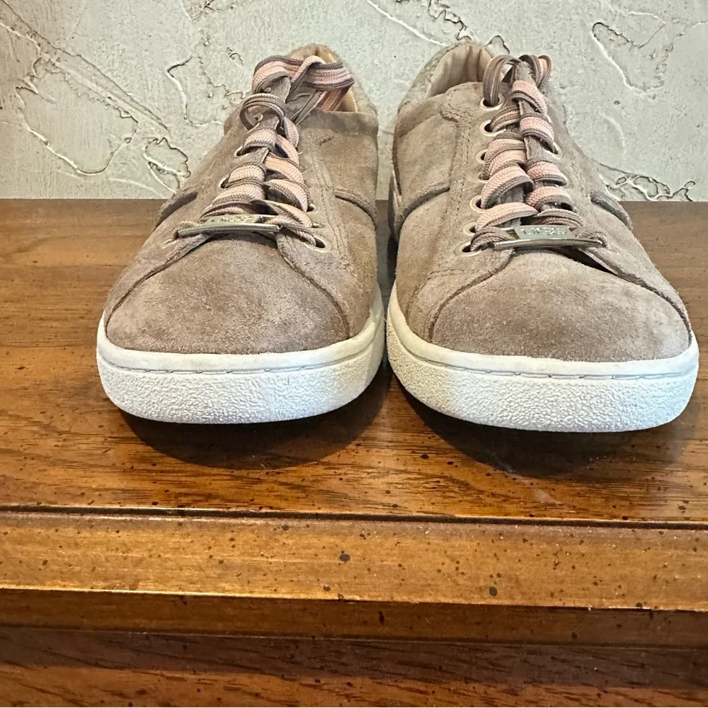 UGG Milo Fawn Suede Tan Taupe Low Top Lace Up Sneaker size 6